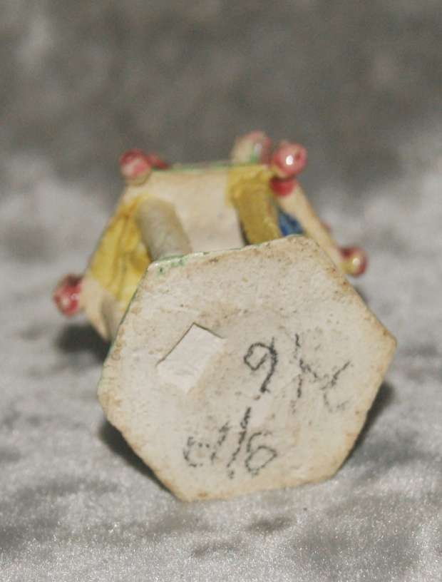 Vintage hand made stoneware oriental pagoda @@ CCRRAAZZYY R1 START