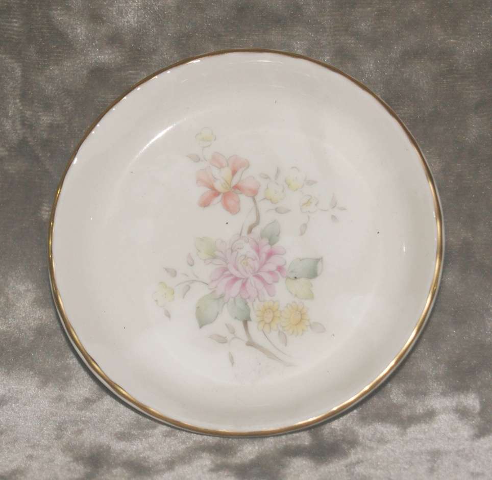 Royal Doulton Mysic Dawn pin dish (1 of 2)