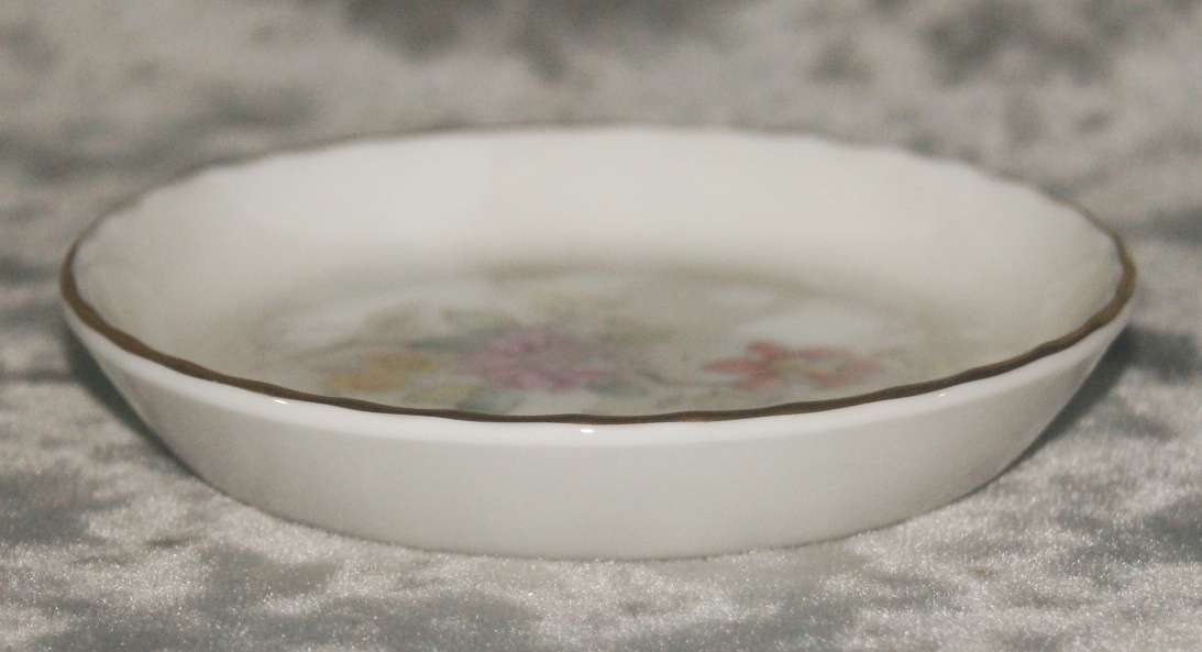 Royal Doulton Mysic Dawn pin dish (1 of 2)