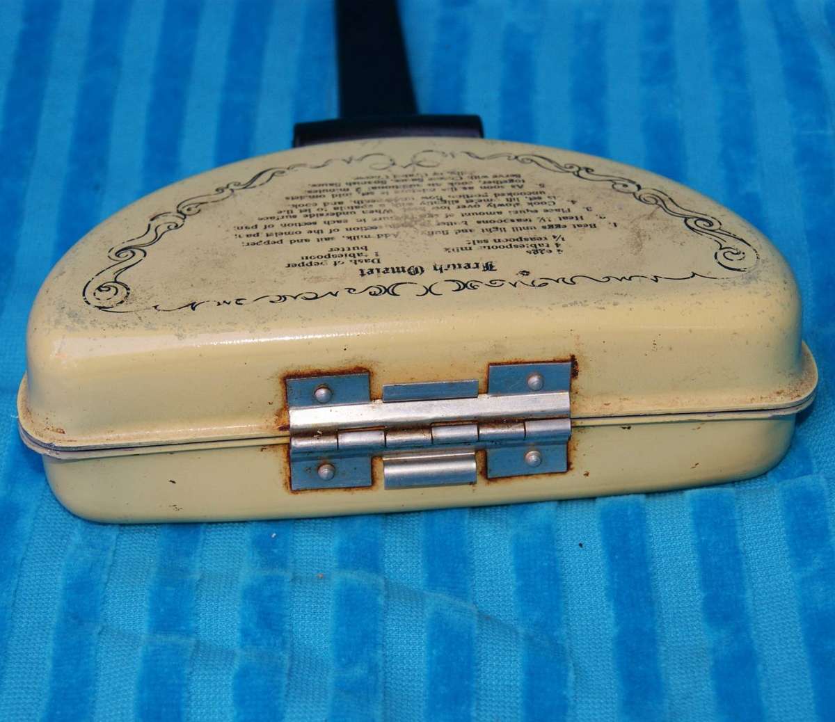 Vintage Mirro Easy Omelette Pan