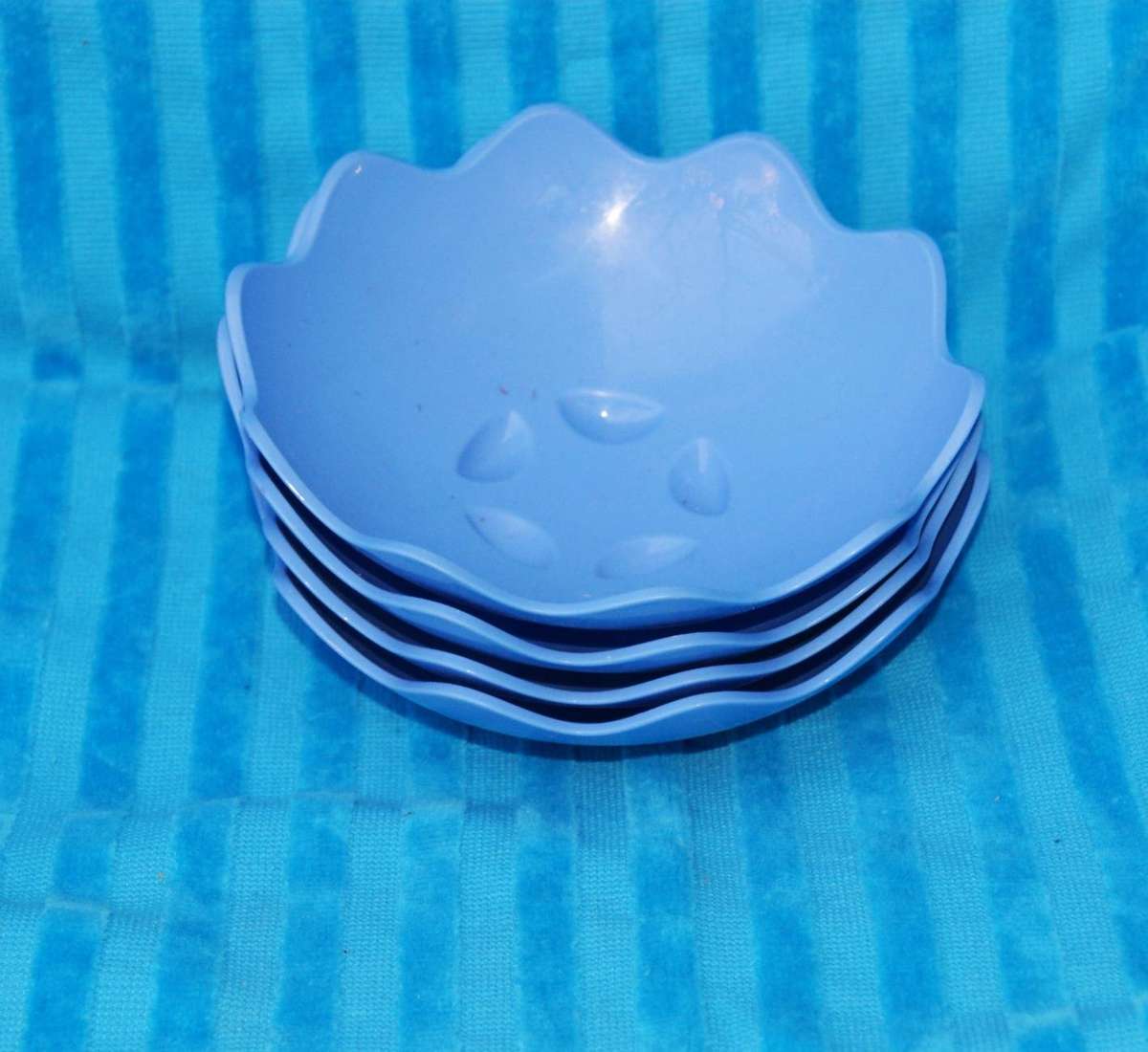 Set of 4 Plastic Snack Bowls
