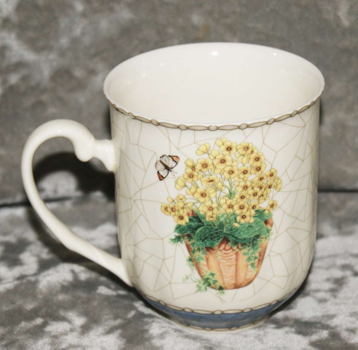 William James "Victoria's Garden" mug (1of3)