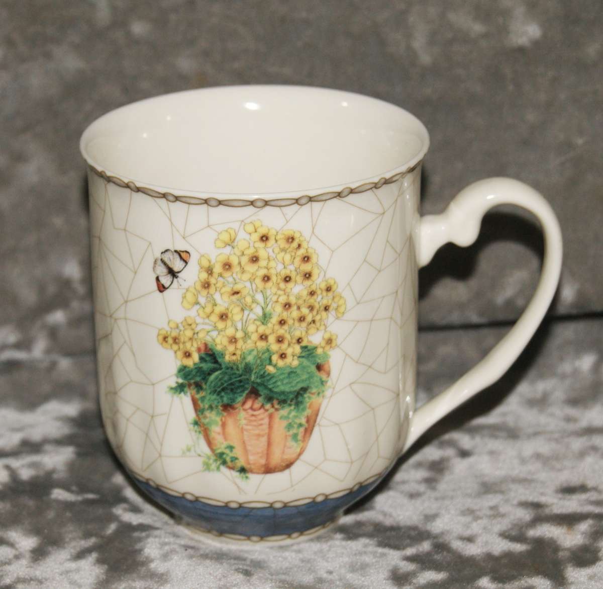 William James "Victoria's Garden" mug (1of3)