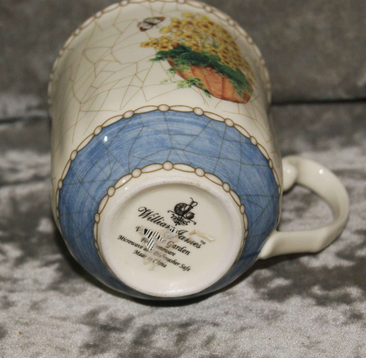 William James "Victoria's Garden" mug (1of3)