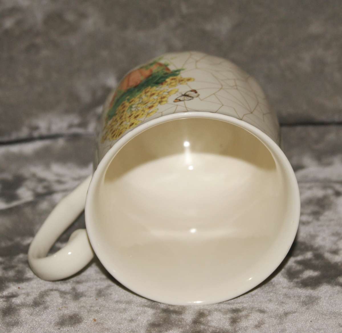 William James "Victoria's Garden" mug (3of3)