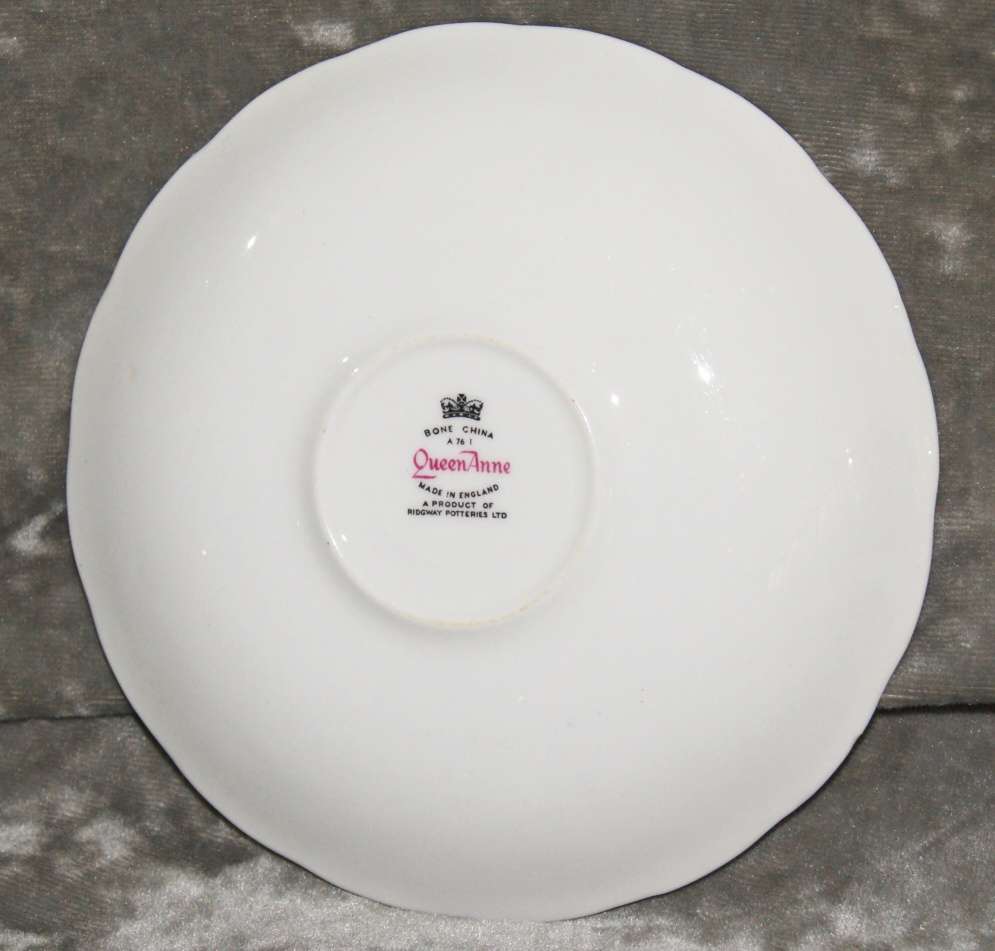 Queen Anne Blue Leaf saucer (4 of 4)