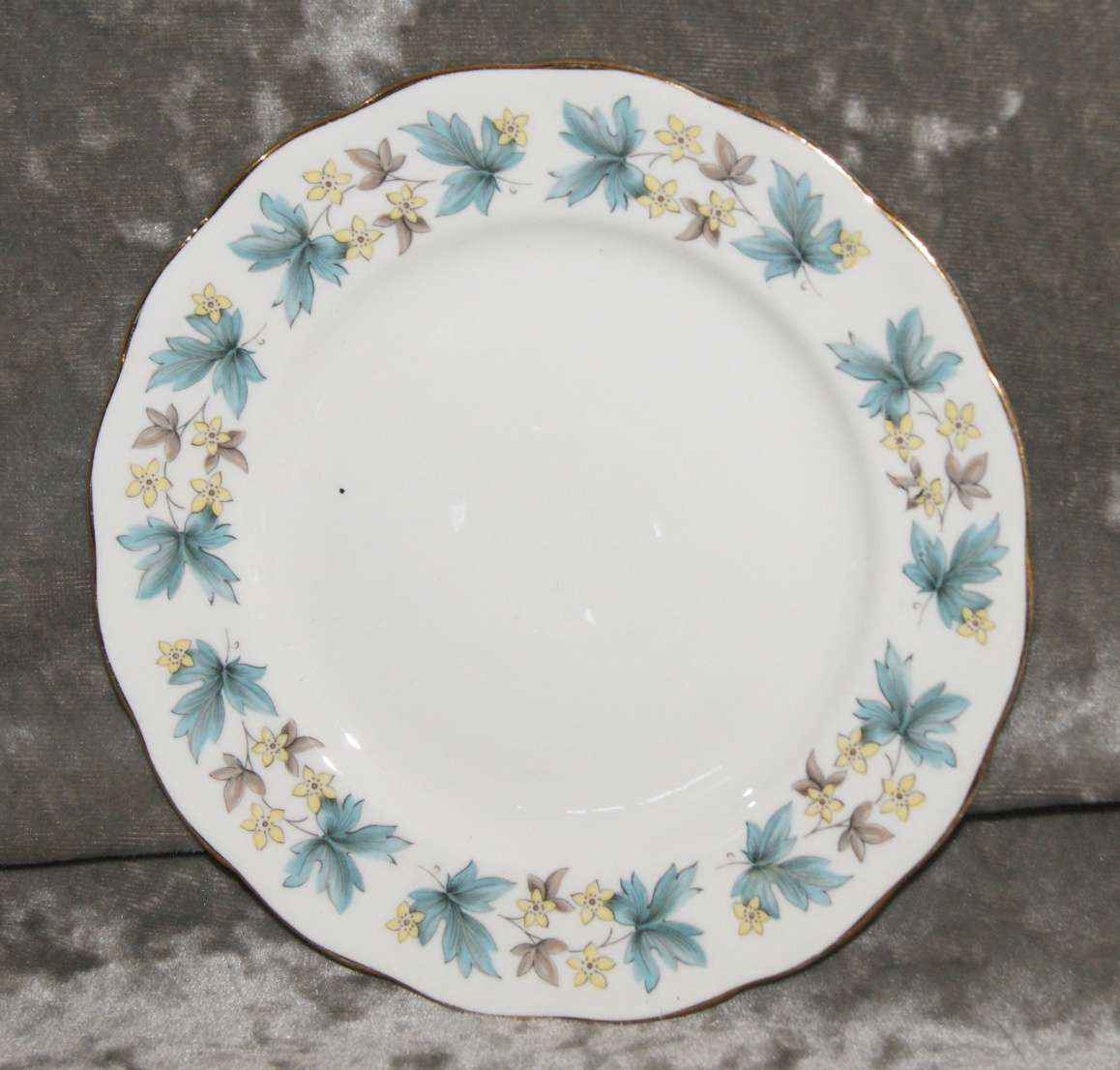 Queen Anne Blue Leaf side plate/ cake plate (2 of 5)
