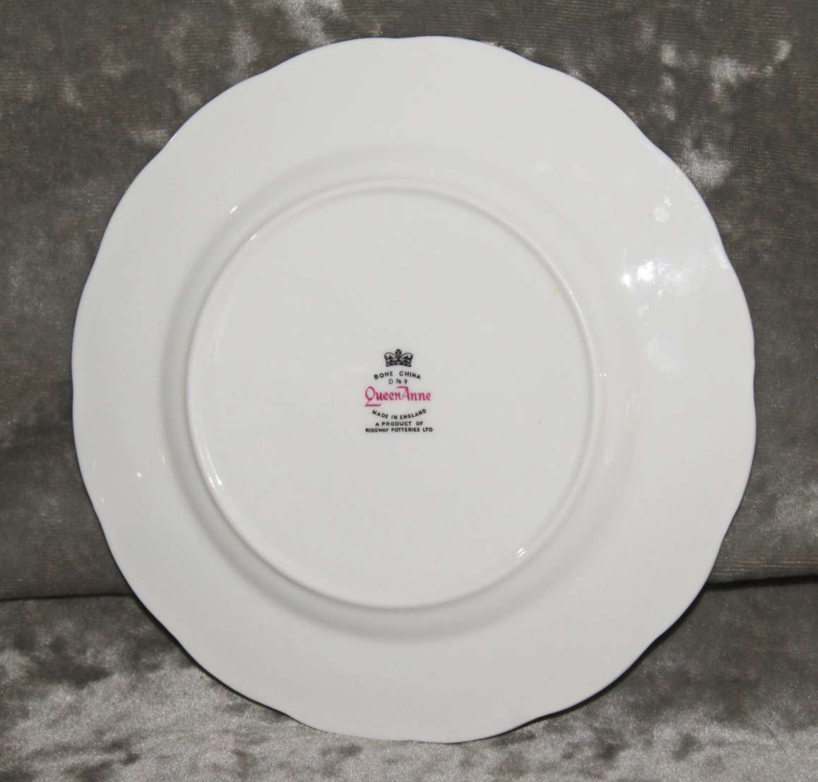 Queen Anne Blue Leaf side plate/ cake plate (5 of 5)
