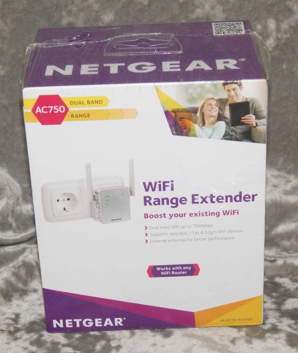 Netgear AC750 wifi range extender (new in box) @@ CCRRAAZZYY R1 START