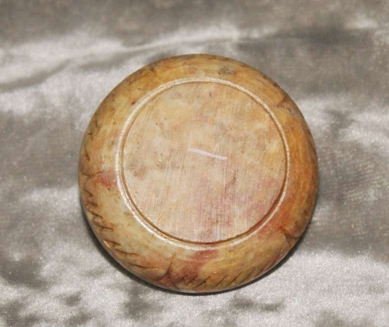 Vintage hand carved soapstone trinket box @@ CCRRAAZZYY R1 START