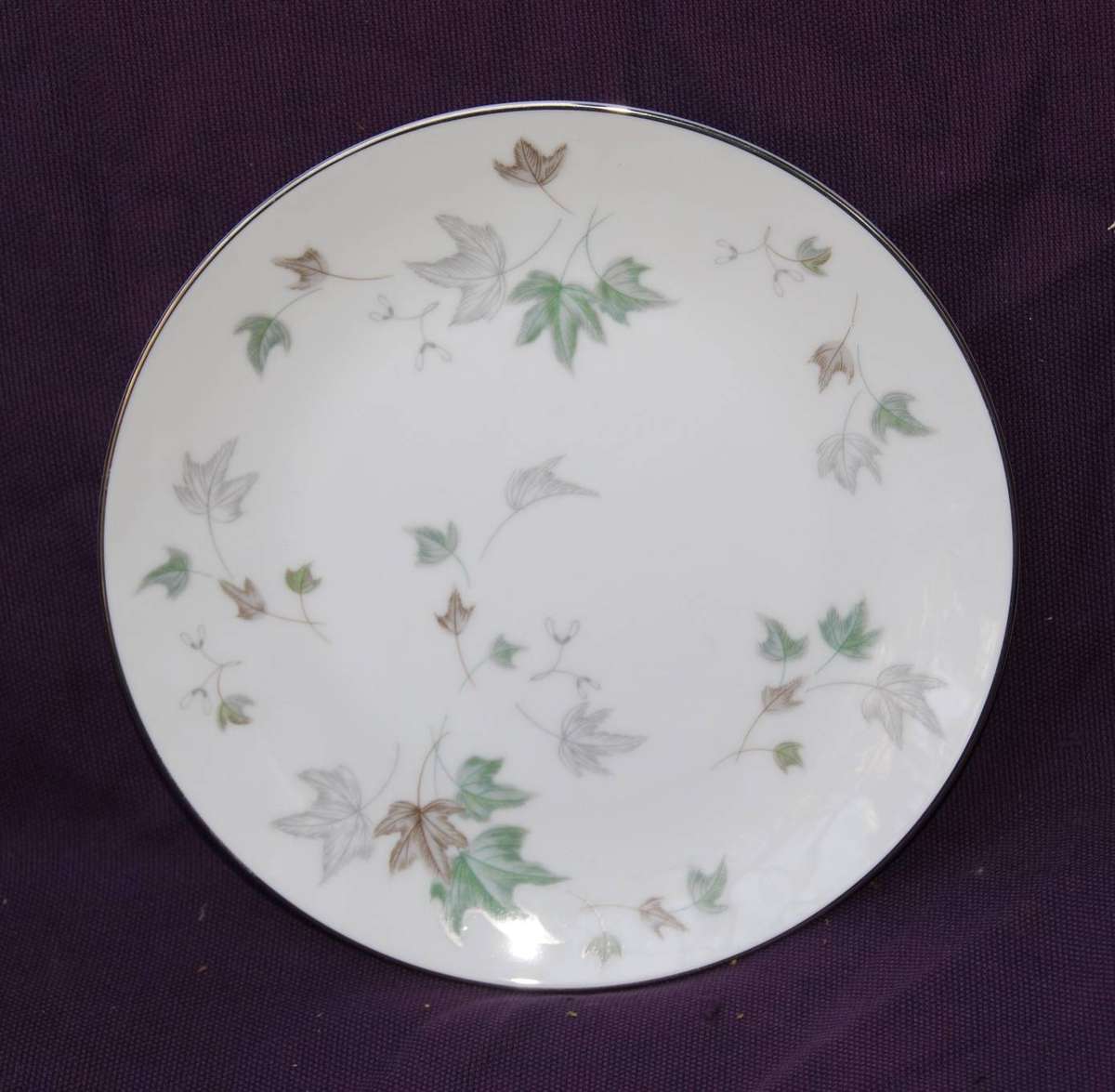 RC Noritake Mapleleaf Fish Plate (5of5)