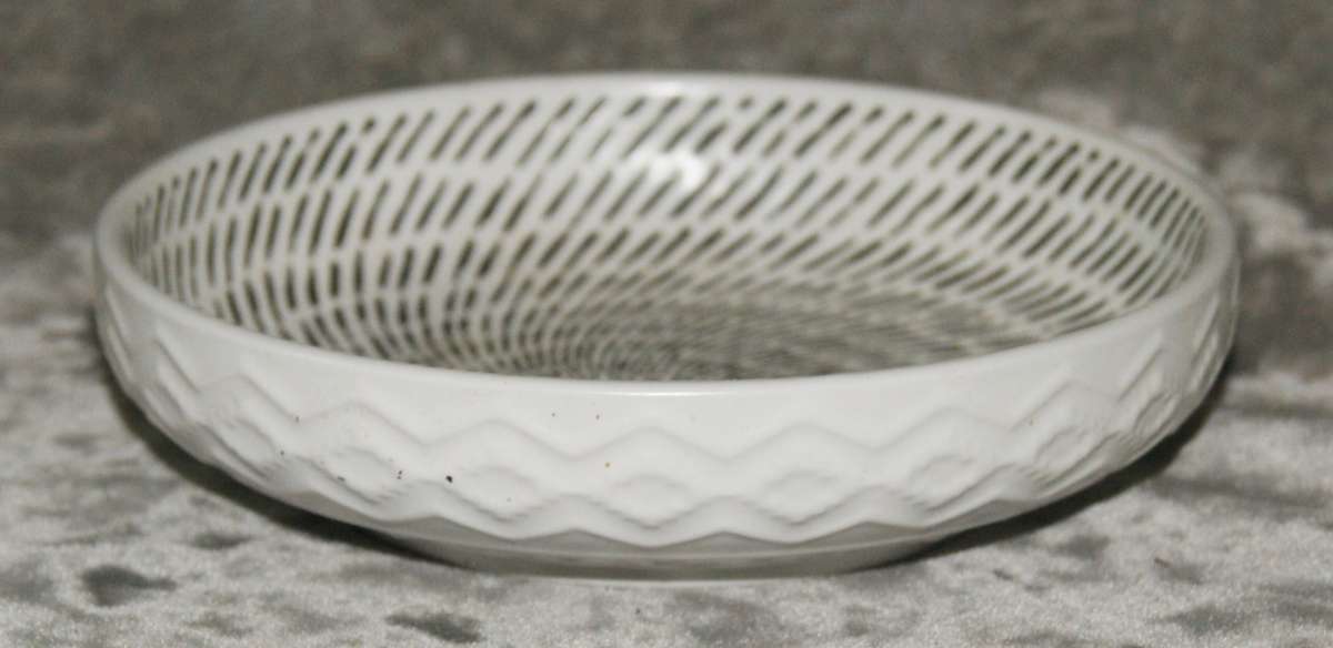 Villa Allegre "Colour your Life" ceramic embossed dish @@ CCRRAAZZYY R1 START