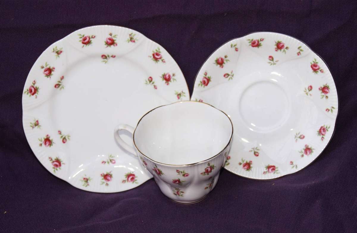 Royal Albert Rosalie Trio (1of5)