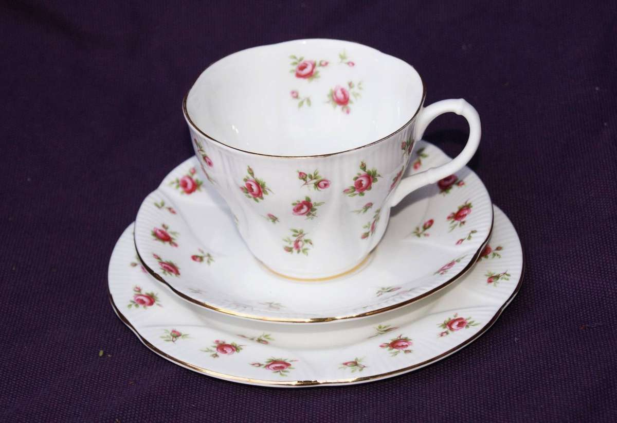 Royal Albert Rosalie Trio (2of5)