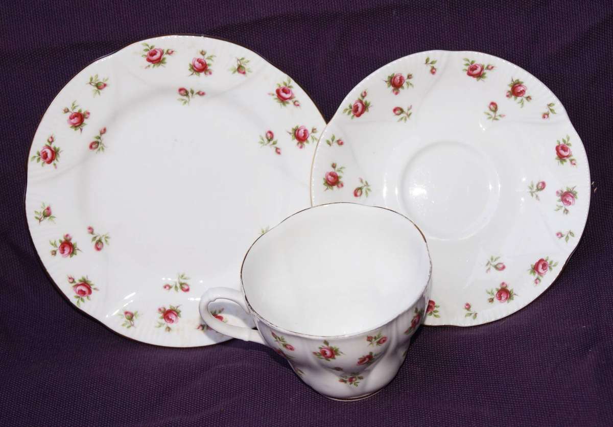 Royal Albert Rosalie Trio (5of5)