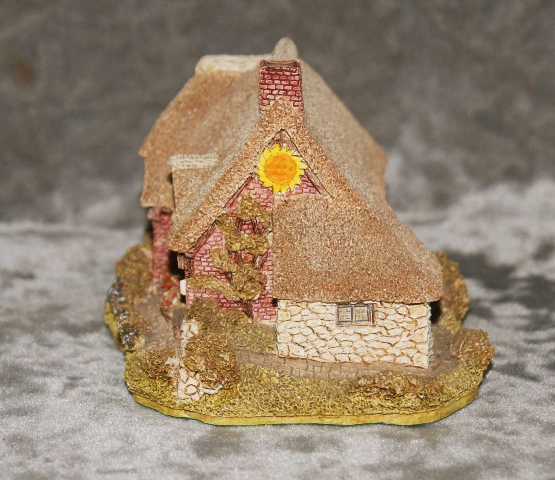 Lilliput Lane "The Rising Sun" in original box