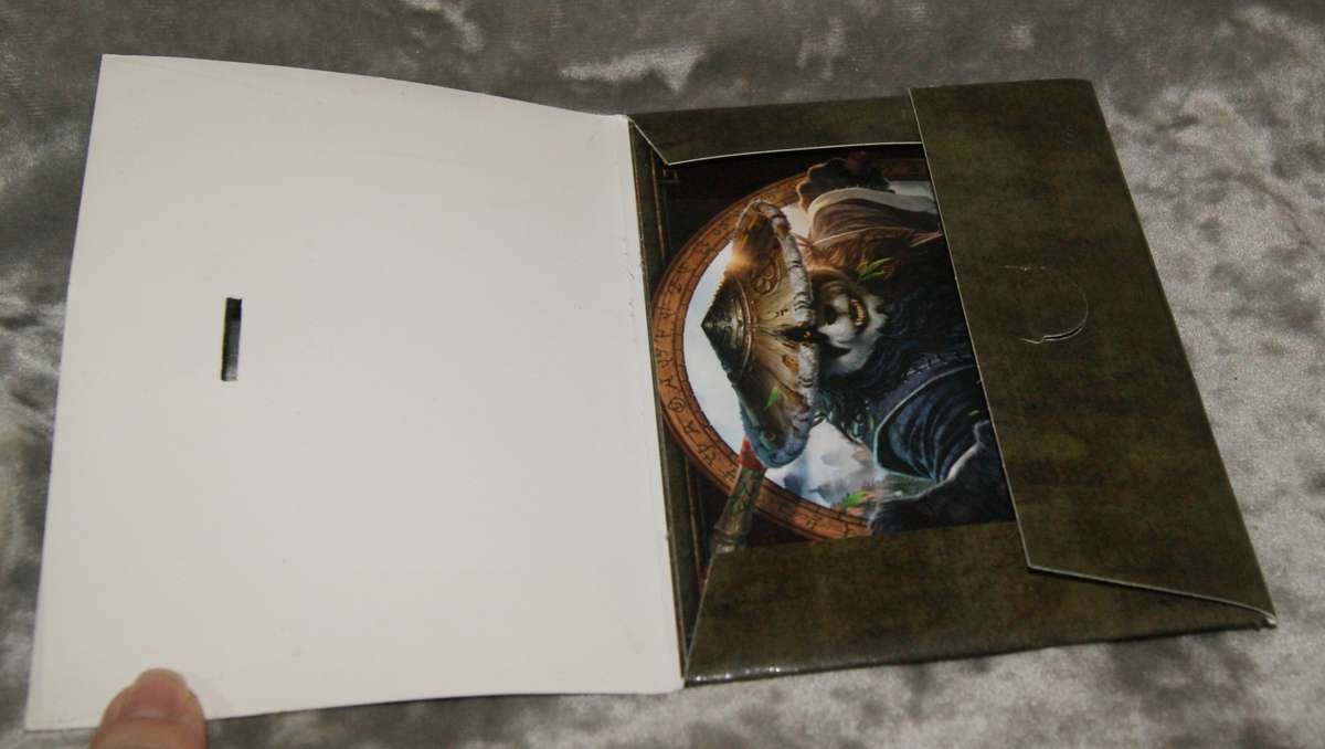 World of Warcraft Expansion Pack and WoW Number 7 Comic Book