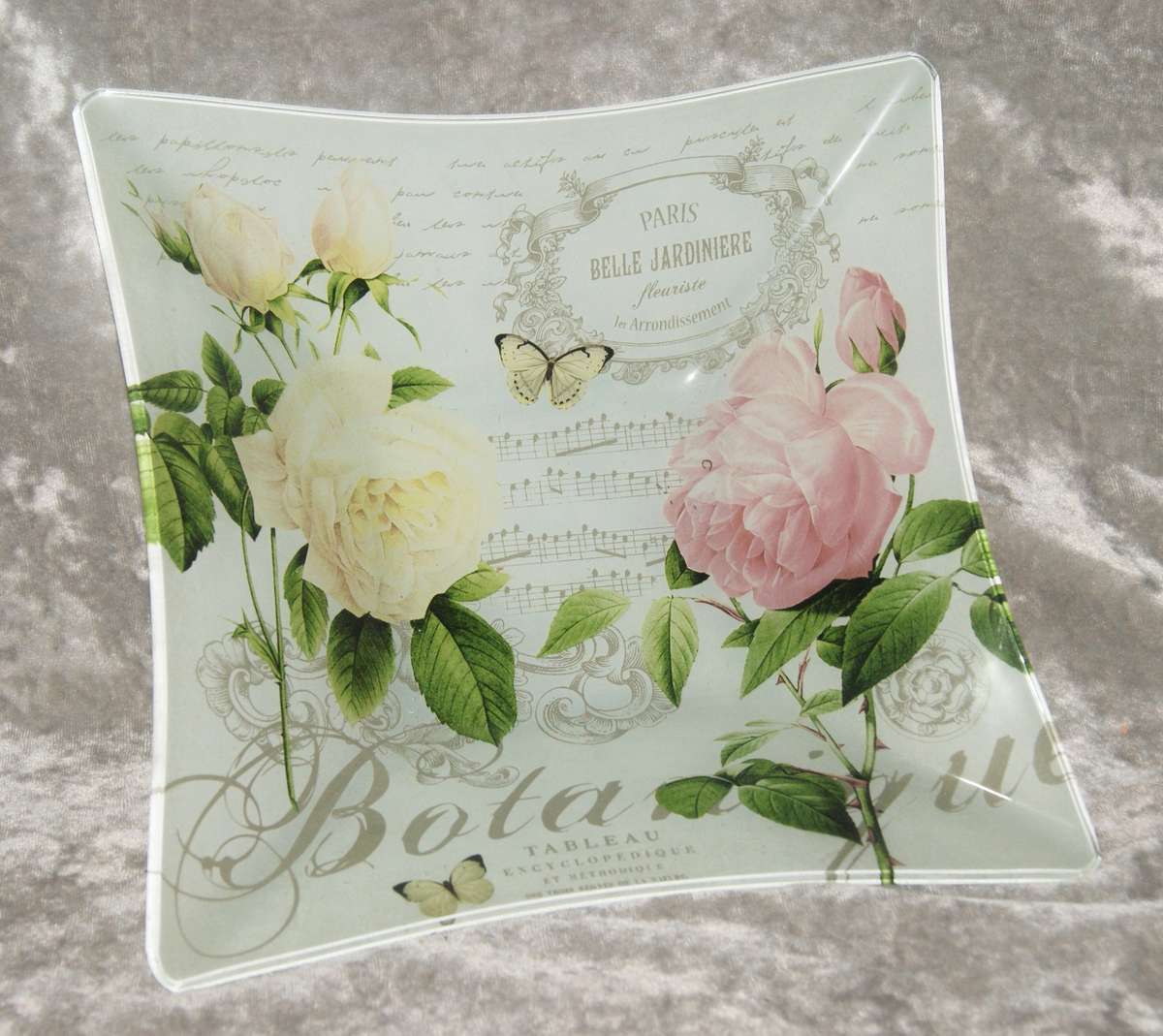 Stunning vintage glass fruit bowl @ R1 start