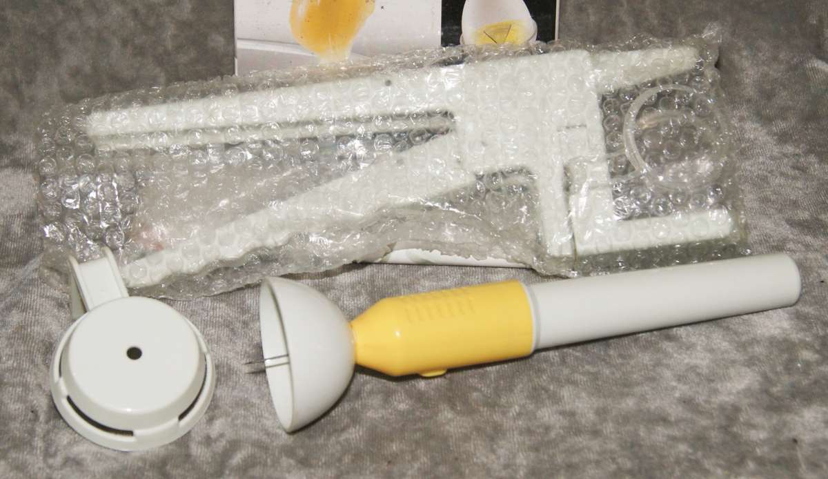 Emson EZcracker egg cracker/ separator @ R1 start