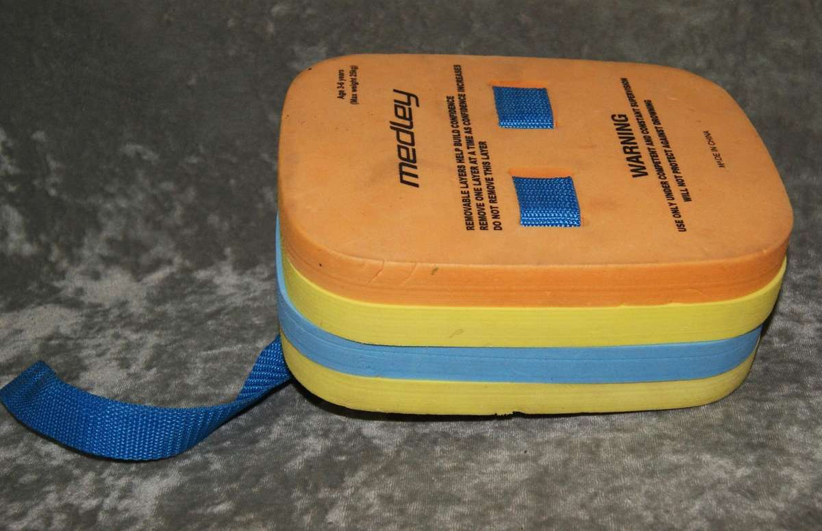 Medley swimming helper for age 3-6 years @ Crazy R1 start