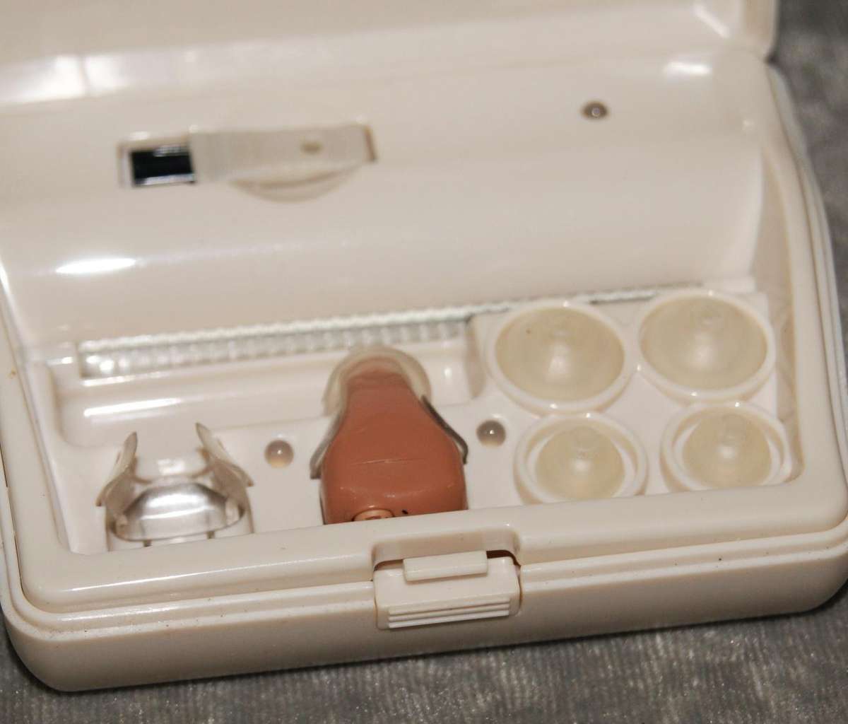 Mimitakara 6SA2 Hearing aid (new, untested) @ Crazy R1 start