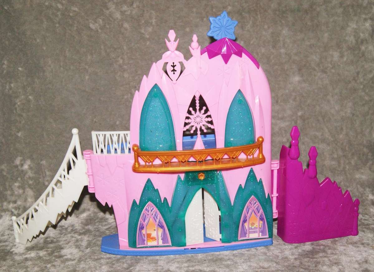 "My Sweet Home" castle @ Crazy R1 start