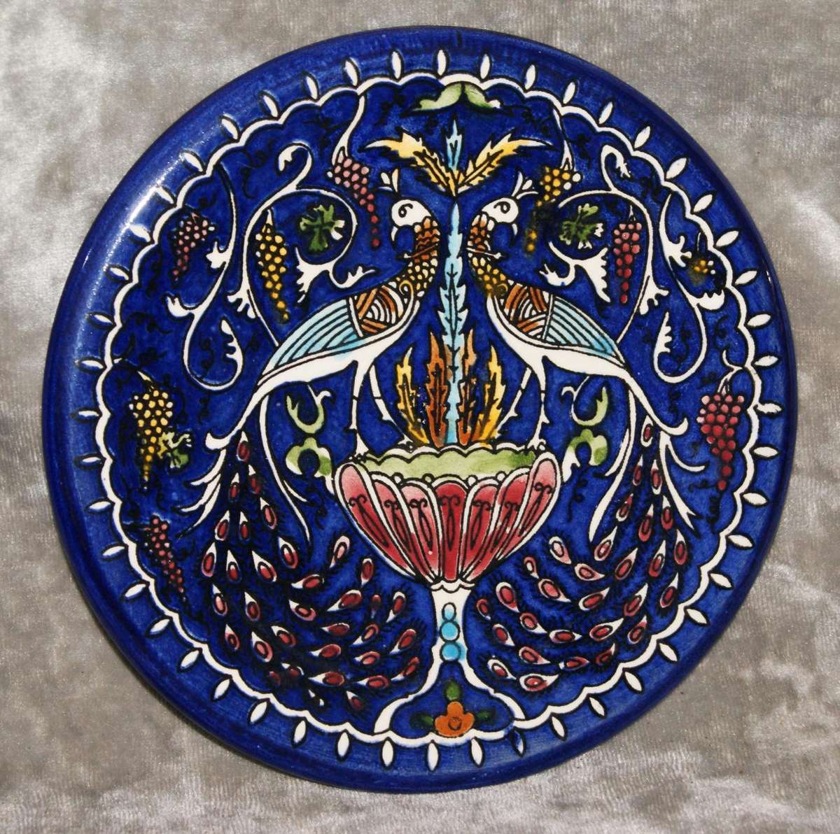 Hand painted vintage decorative wall plate @ Crazy R1 start