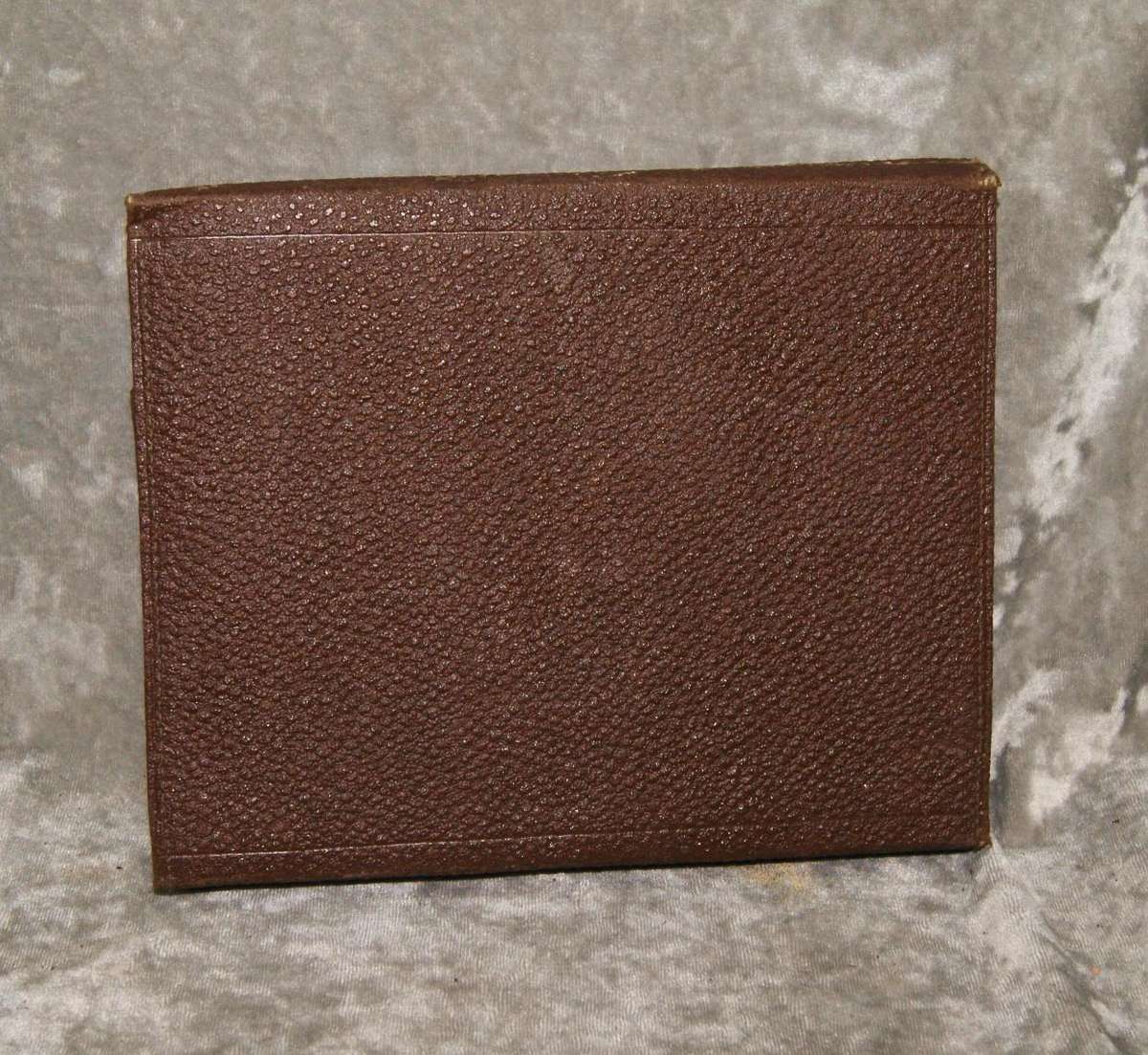 Vintage traveling vanity/ grooming kit @ Crazy R1 start