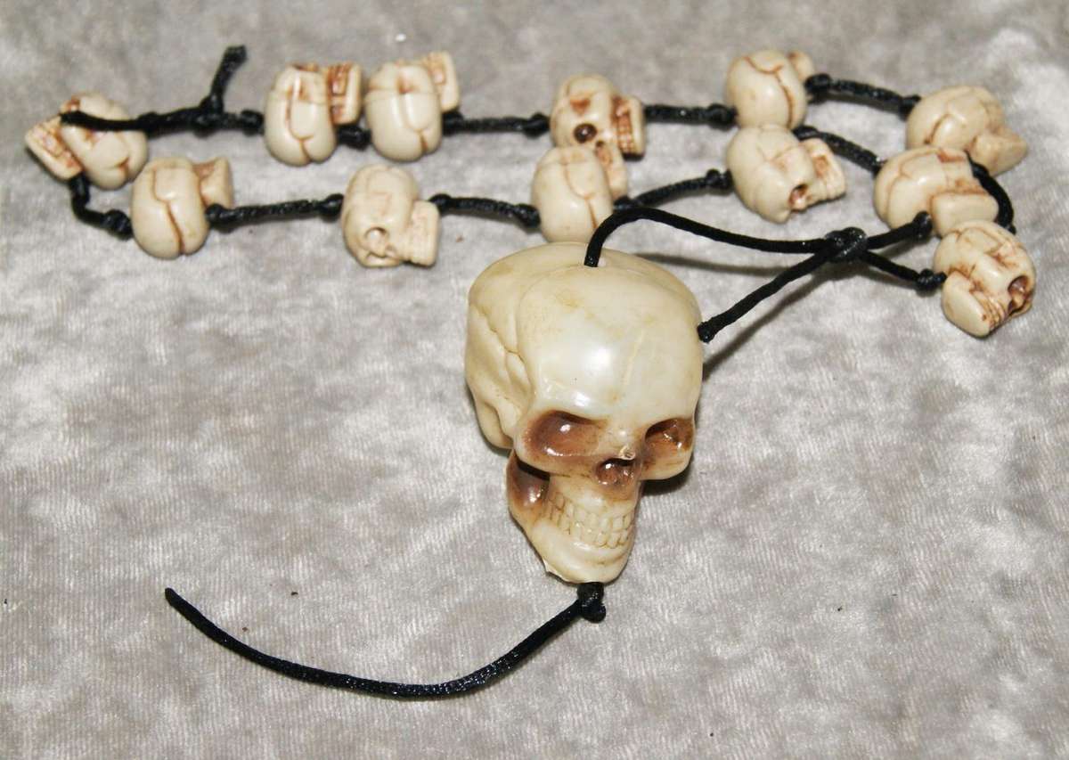 Skull necklace