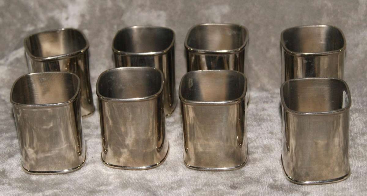 Set of 8 silver plated serviette rings @ crazy R1 start