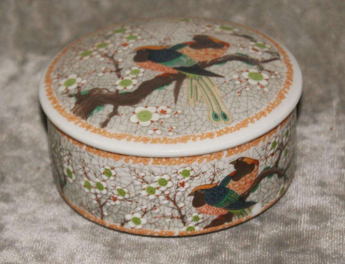 Vintage Japanese style "Bird of Paradise" trinket box @ crazy R1 start