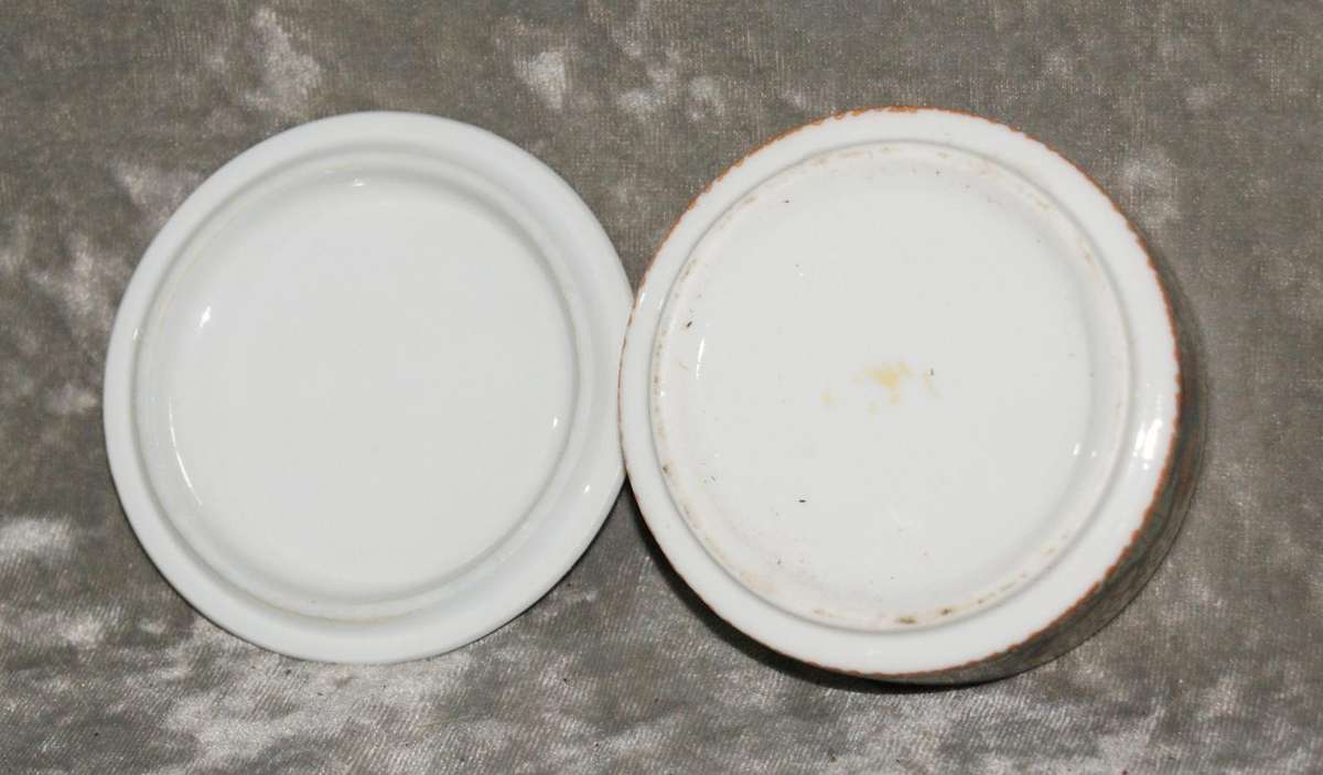 Vintage Japanese style "Bird of Paradise" trinket box @ crazy R1 start