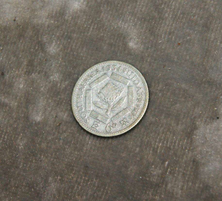 1934 Union of South Africa 6d (six Pence) 80% silver @ crazy R1 start