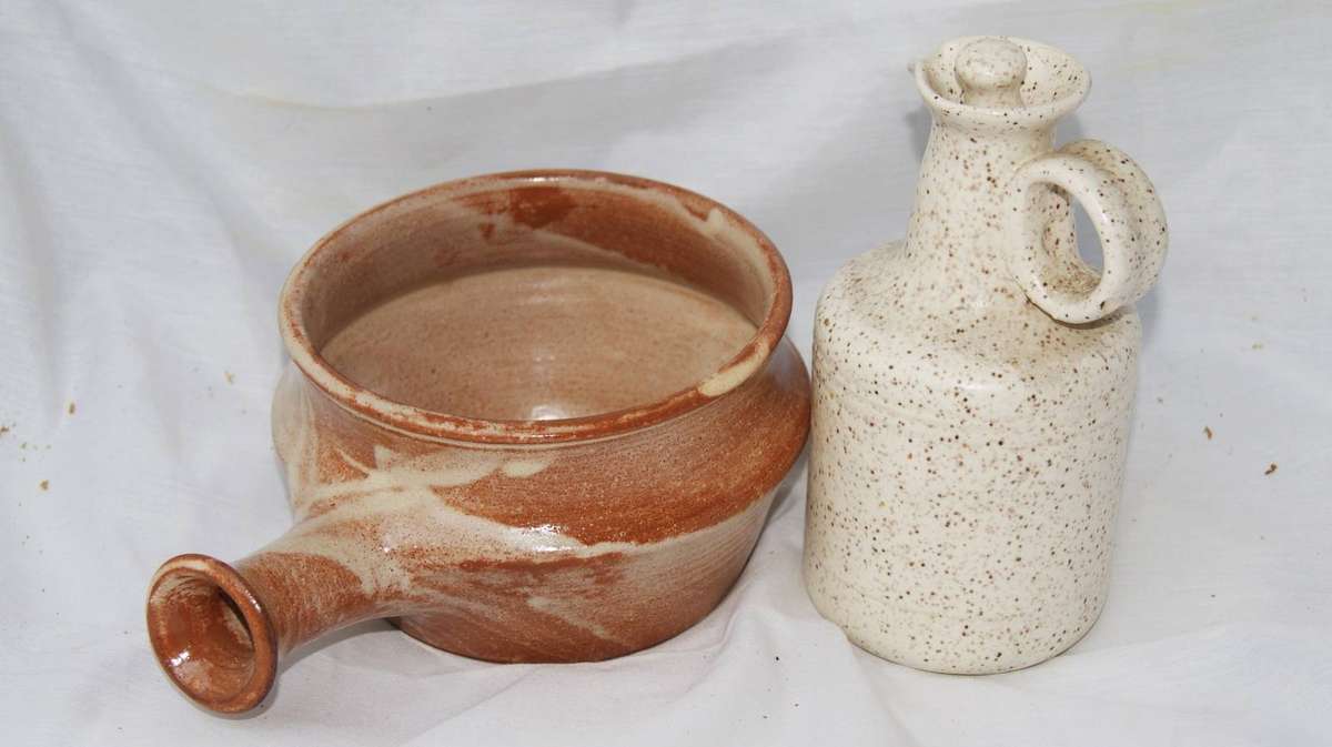 Job Lot of 2 Stoneware Items