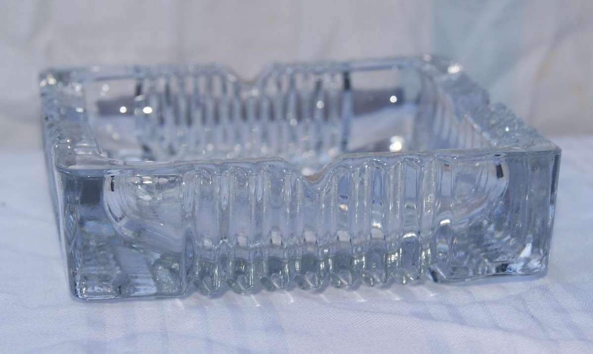 Moulded glass ashtray @ crazy R1 start