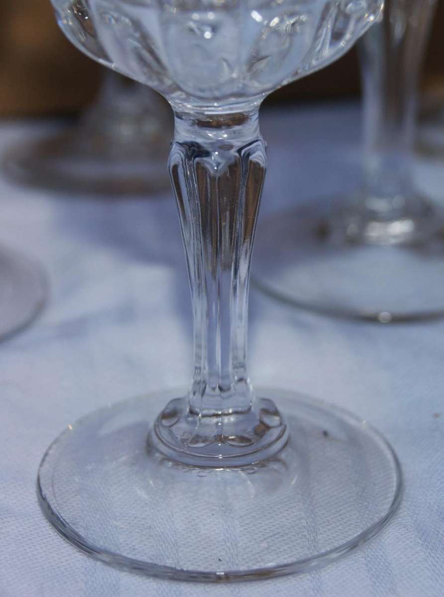 Set of 6 Luminarc gold rimmed sherry glasses @ crazy R1 start