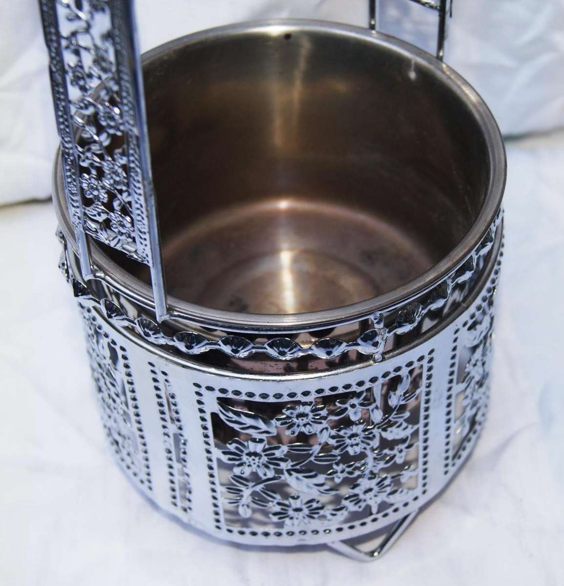 Pierced metal Hookah charcoal holder @ crazy R1 start