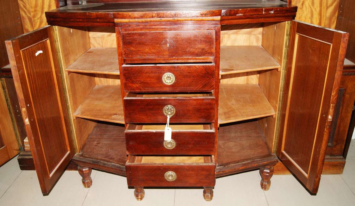 Antique Victorian Oak colonial buffet/ sideboard
