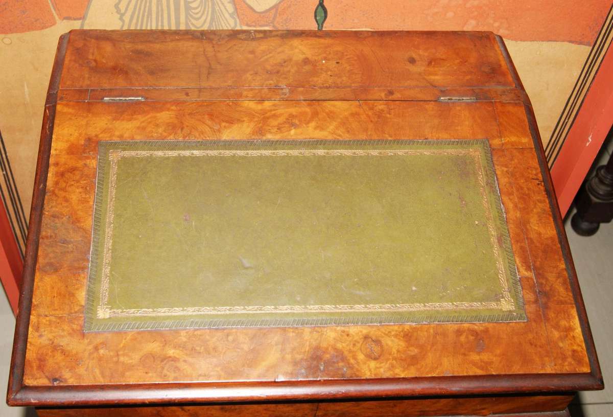 Victorian Burl Walnut Davenport desk