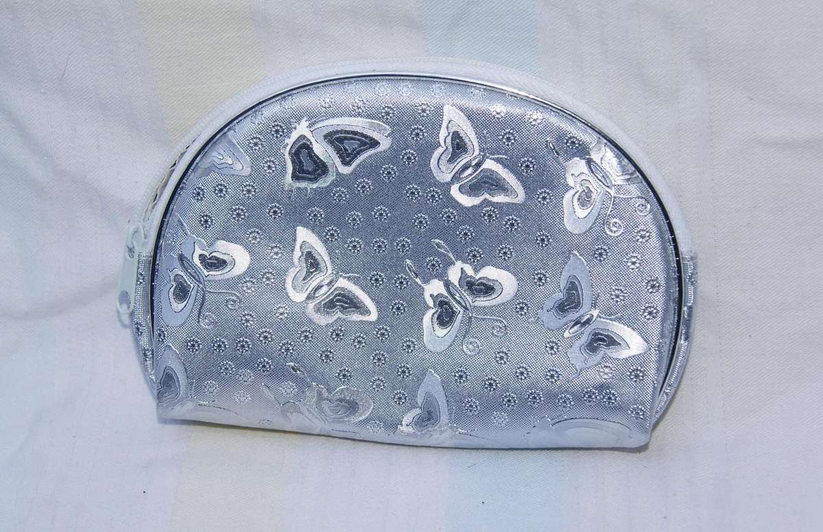 Set of 5 Embossed Butterfly Zip Purses  Silver Nesting Set
