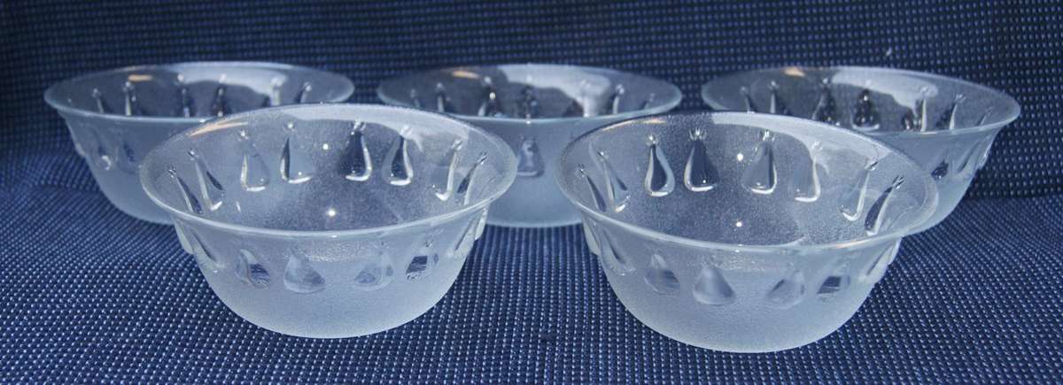 Set of 5 Vintage Moulded Glass Pudding Bowls  Textured Design