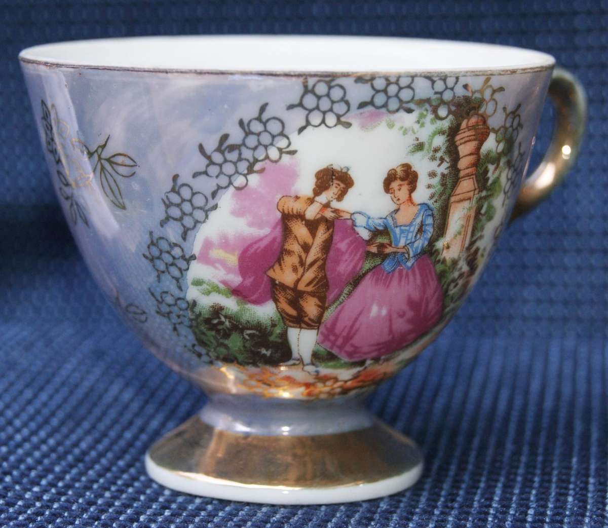 Vintage Harlequin Lusterware Tea Cups  Set of 4
