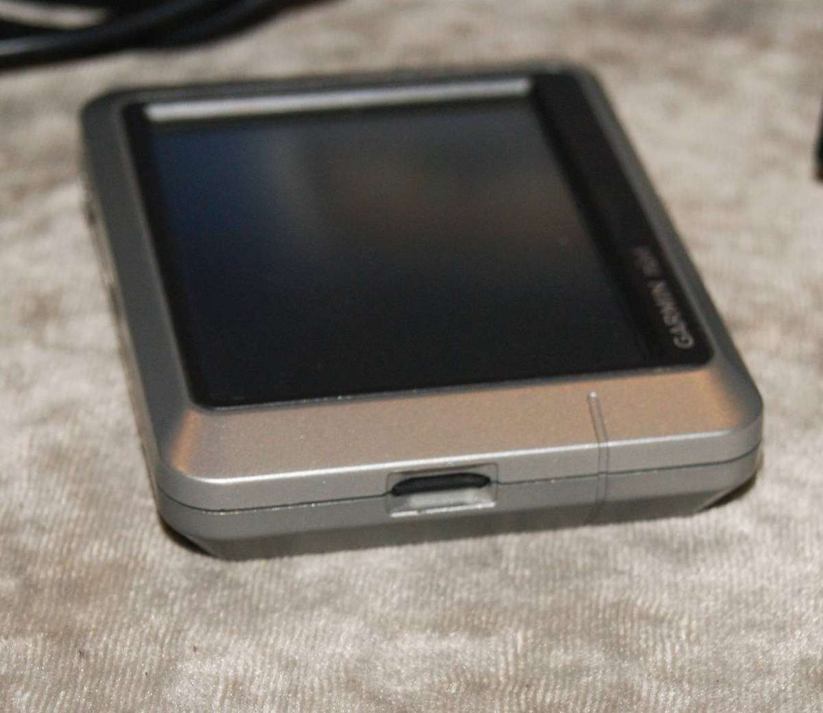 Garmin Nuvi 200 Compact Navigator in working order (needs update)