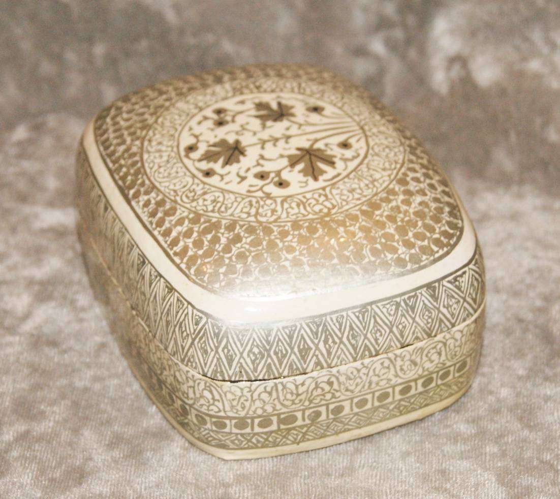 Vintage Lacquer Trinket Box