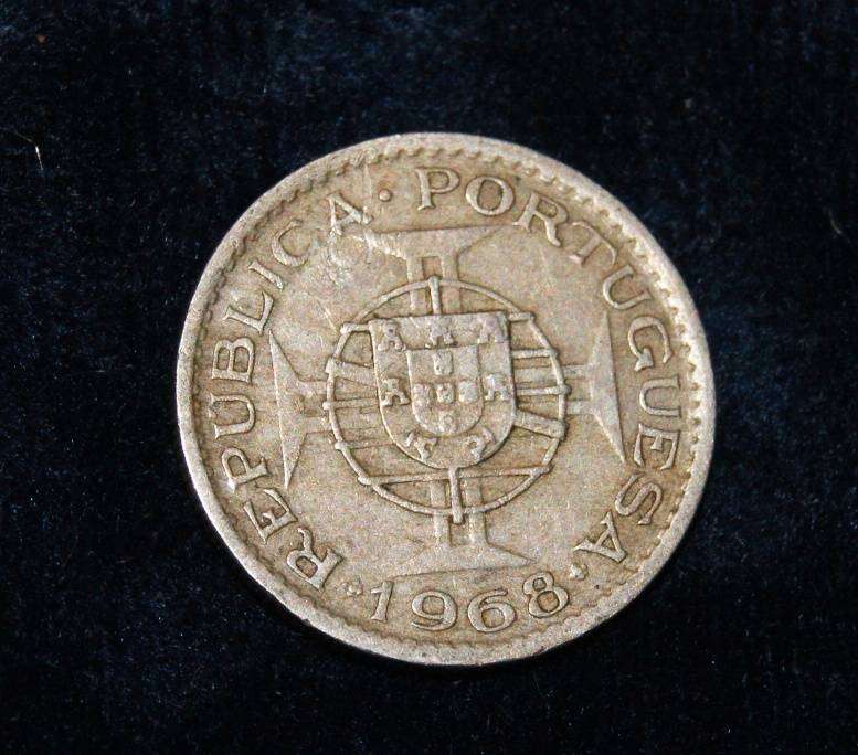 Republica Portuguesa 1968 Angola 2$ 50 Coin