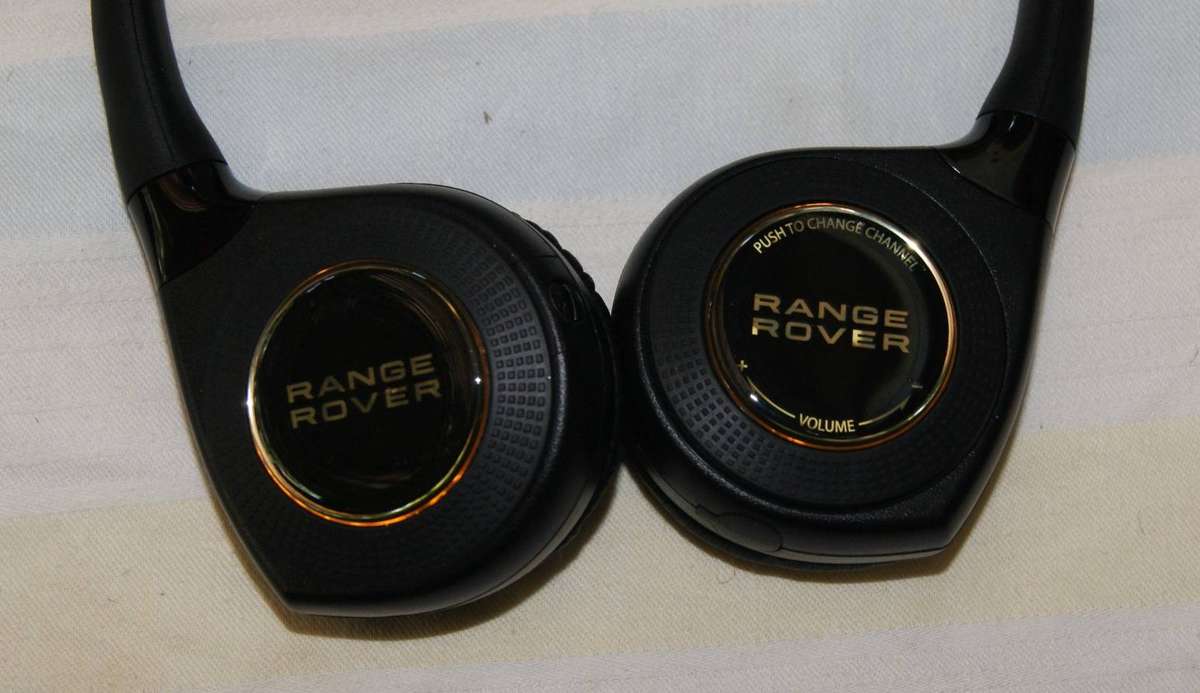 Range Rover Earphones 2of3 (needs AAA batteries)