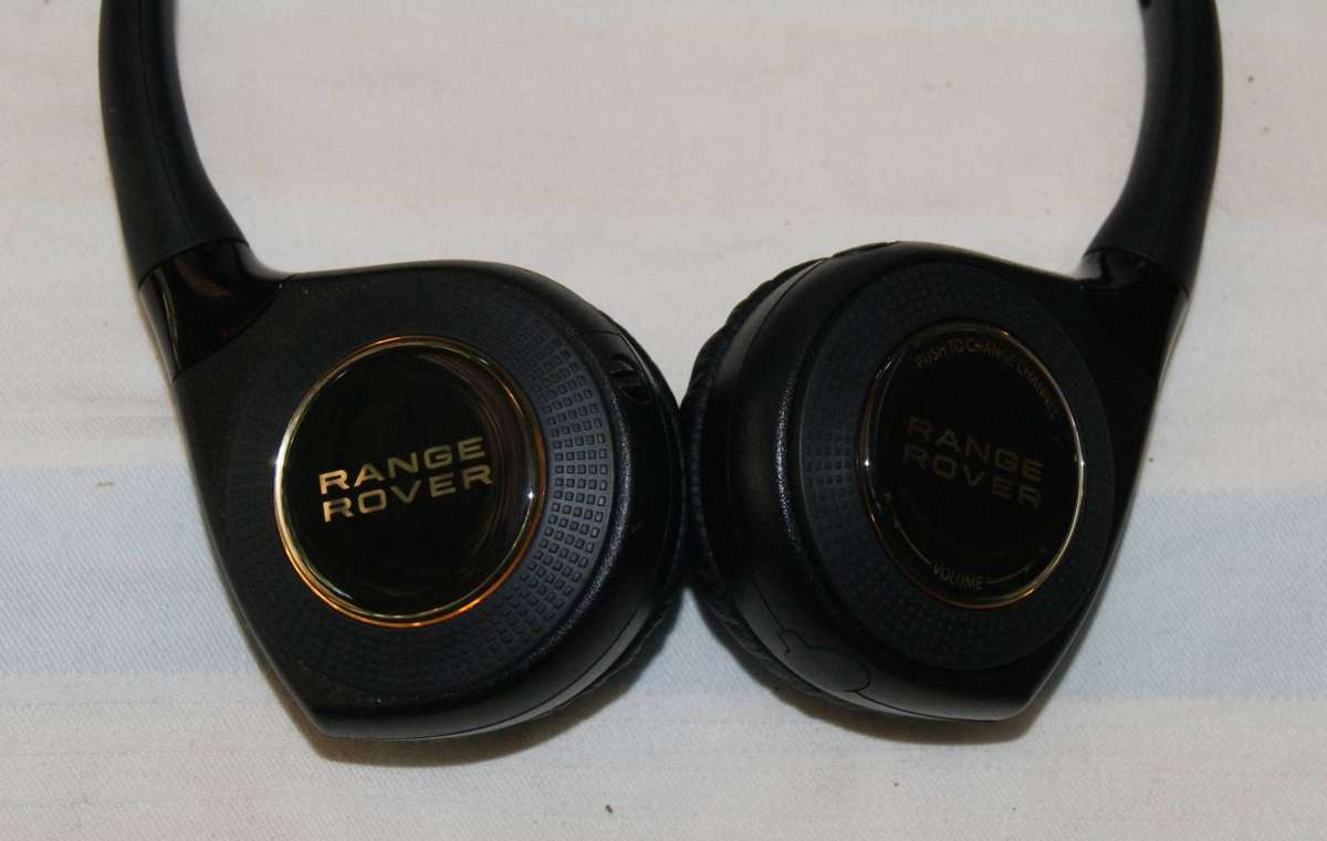 Range Rover Earphones 3of3 (needs AAA batteries)