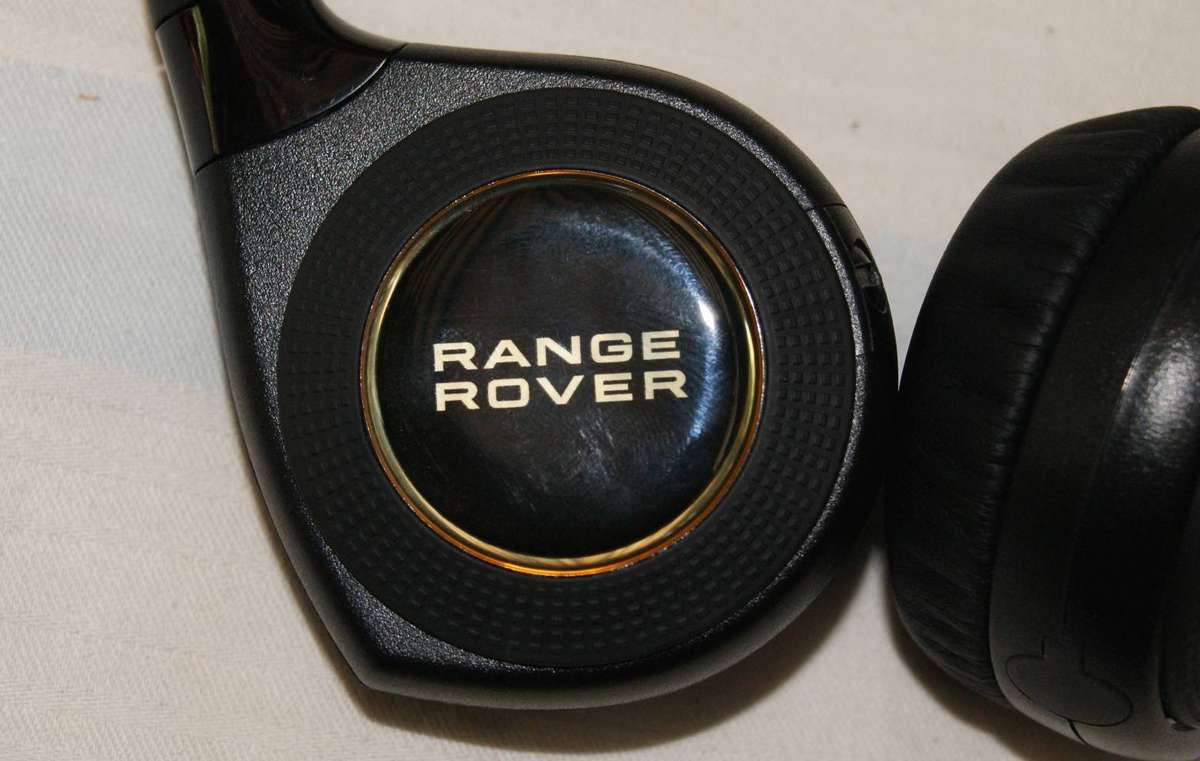 Range Rover Earphones 3of3 (needs AAA batteries)