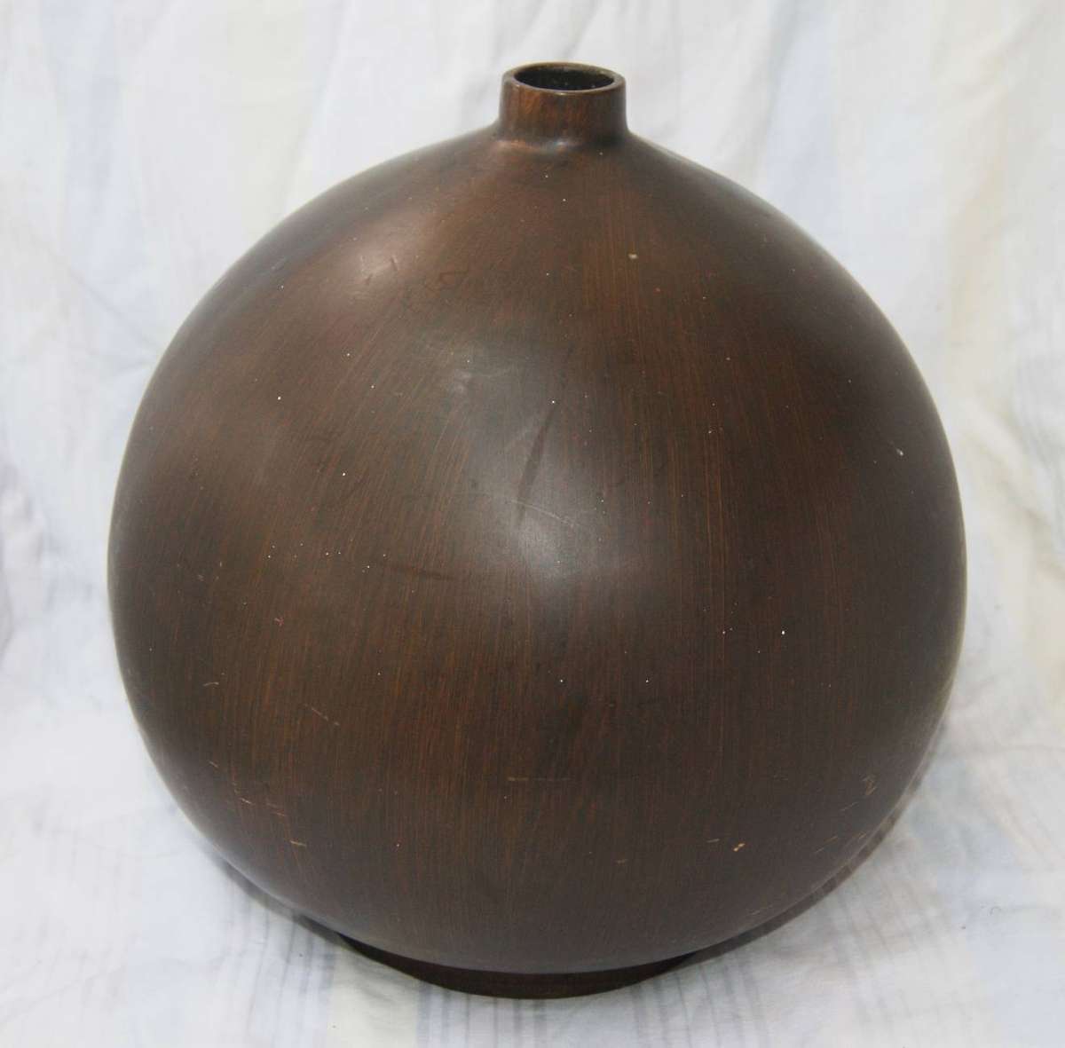 Round Vase (1of2)