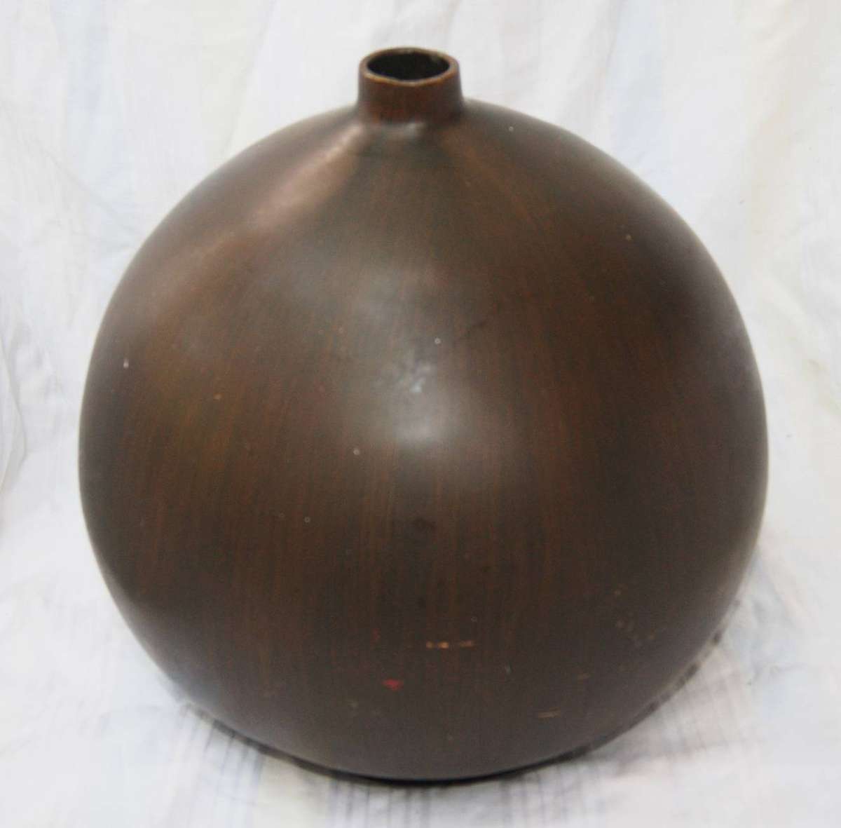 Round Vase (1of2)